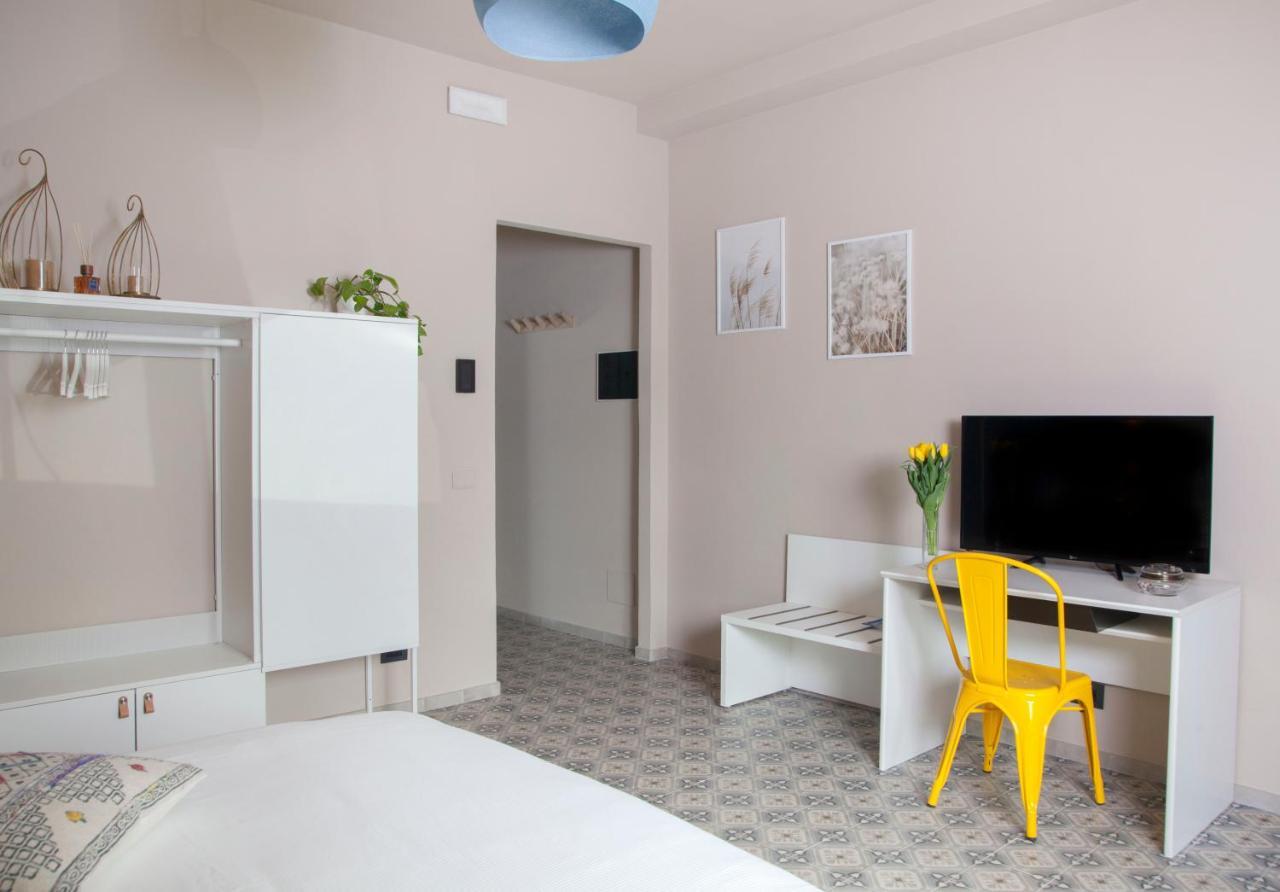 Moncrivel Rooms & Relax Benevello Buitenkant foto