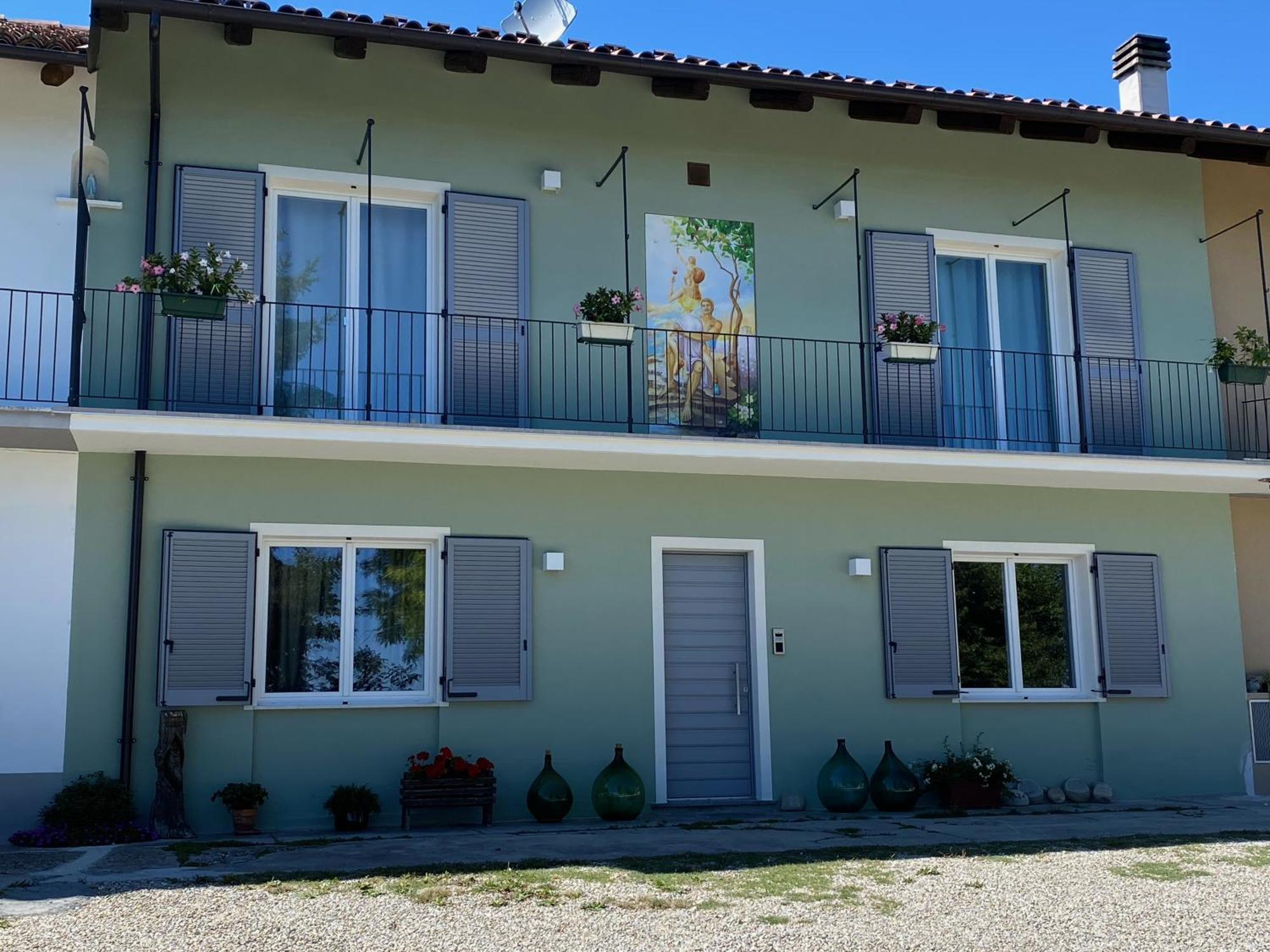Moncrivel Rooms & Relax Benevello Buitenkant foto